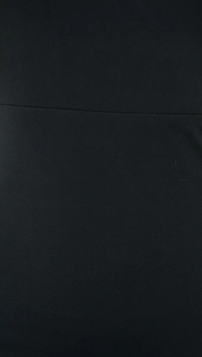 Mini robe moulante noire – Image 7